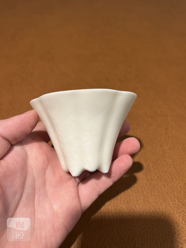 十七世纪 德化暗刻兰花杯 - 图4